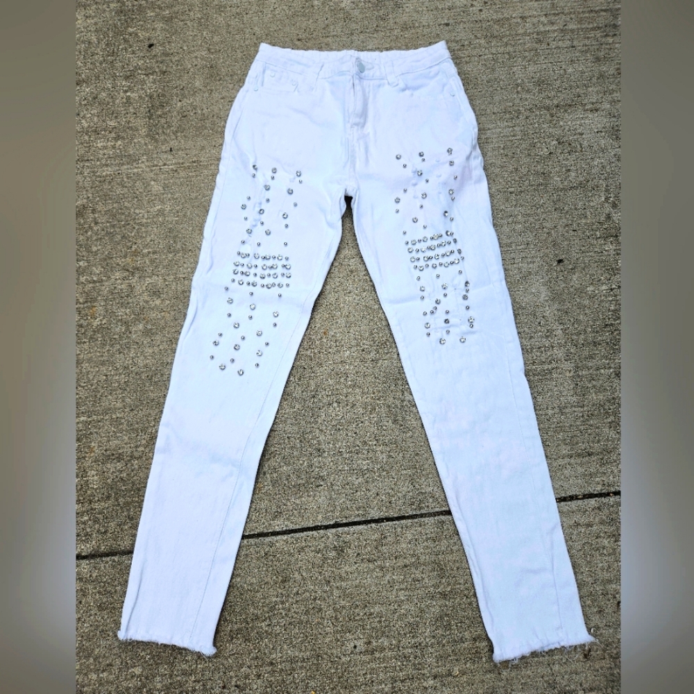 Ladies Valiant white rhinestone Embellished distressed skinny Jeans medium